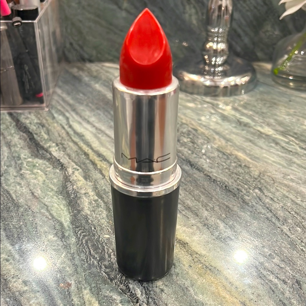 MAC Cosmetics Red Lipstick Makeup Brush set